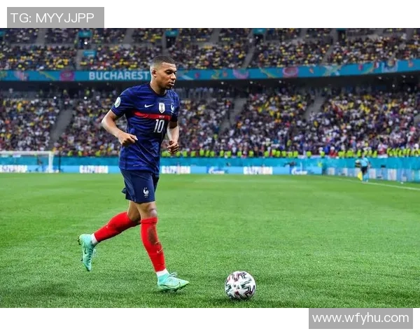 姆巴佩在阿尔及利亚表现出色，成为人们心目中的新偶像